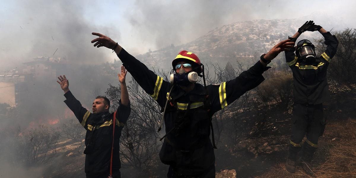 Lesné požiare v Grécku majú prvú obeť