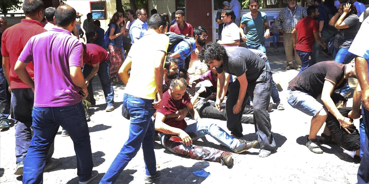 VIDEO Masaker v Turecku: Atentátnik z Islamského štátu zabil najmenej 27 ľudí a takmer 100 zranil