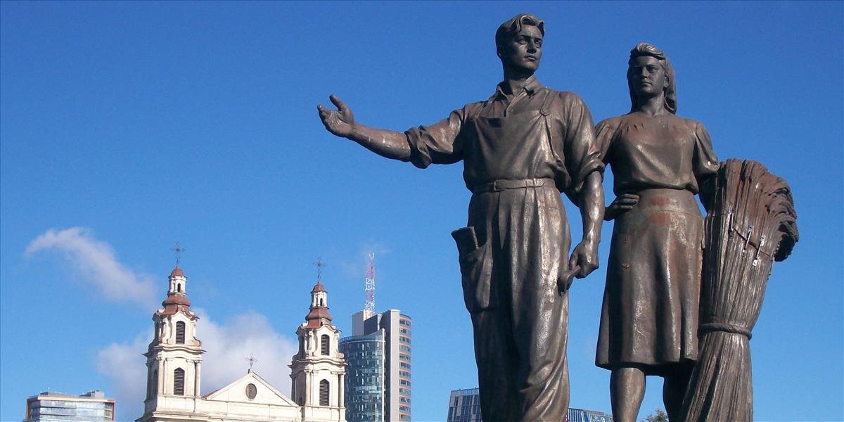 Litovčania začali s odstraňovaním posledných sovietskych sôch vo Vilniuse