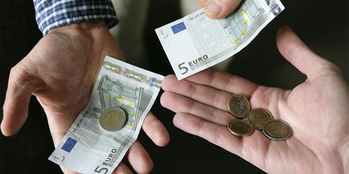 Väčšina Slovákov nepovažuje svoju mzdu za férovú, o zvýšenie sa mnohí boja požiadať