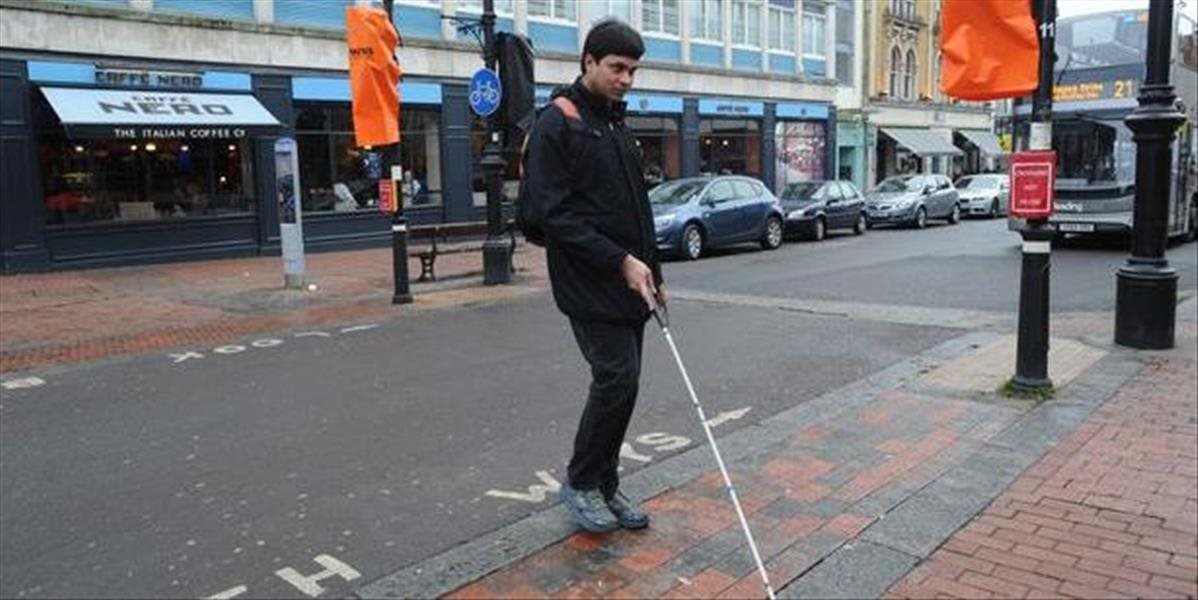 Únia nevidiacich spisuje petíciu proti tichým autám, ohrozujú chodcov
