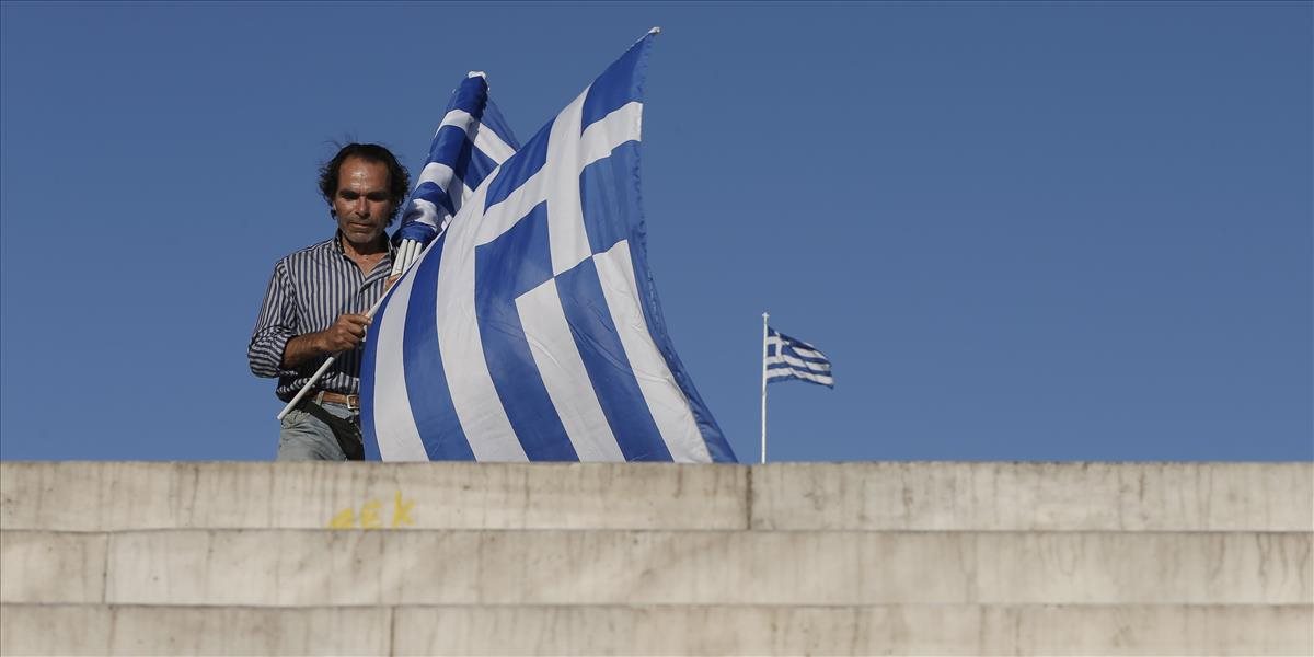 Úročenie gréckeho dlhu je napriek vyššiemu ratingu stále neúnosne vysoké