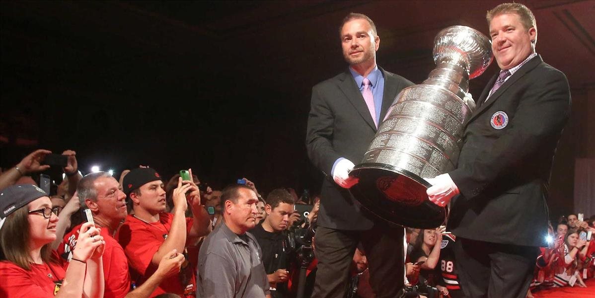 NHL: Stanleyho pohár vo Fínsku, pocta pre Chicago v kukurici