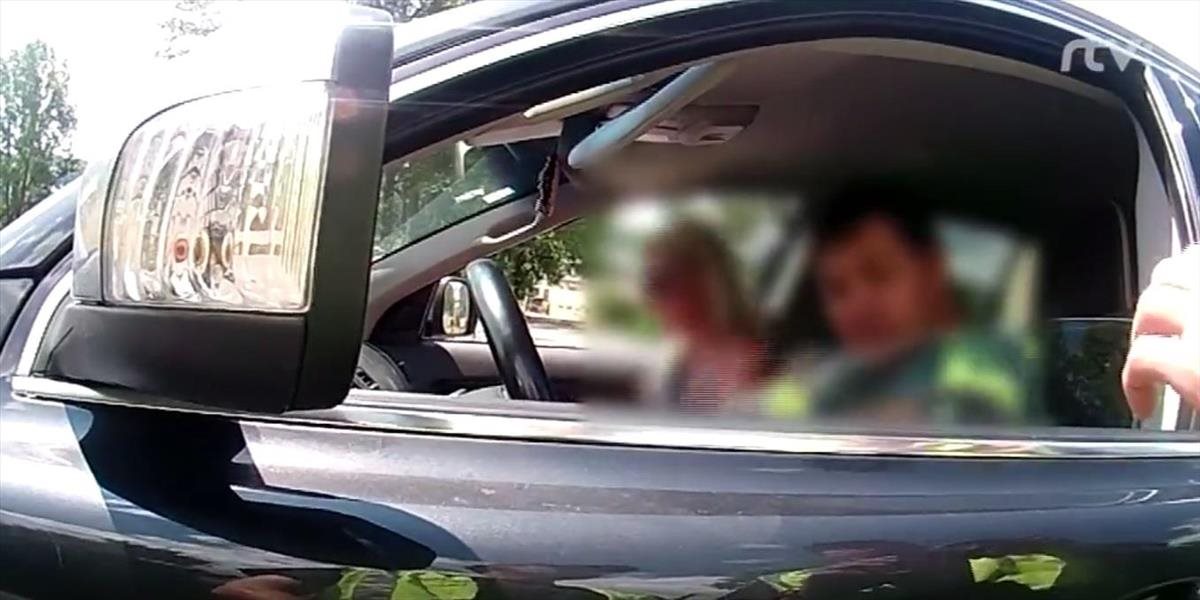 VIDEO Policajti testujú kamery: Natočili neuveriteľne drzého vodiča