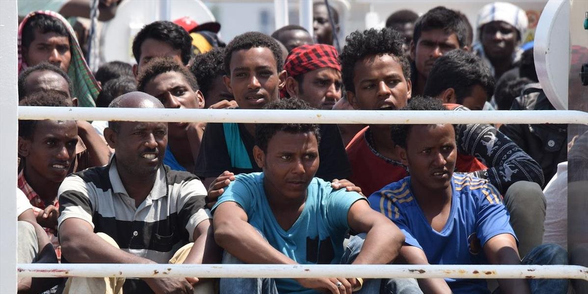 Plavbu do Európy neprežilo približne 40 migrantov vrátane detí