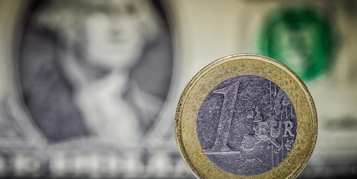 Kurz eura opäť klesol pod úroveň 1,10 USD/EUR