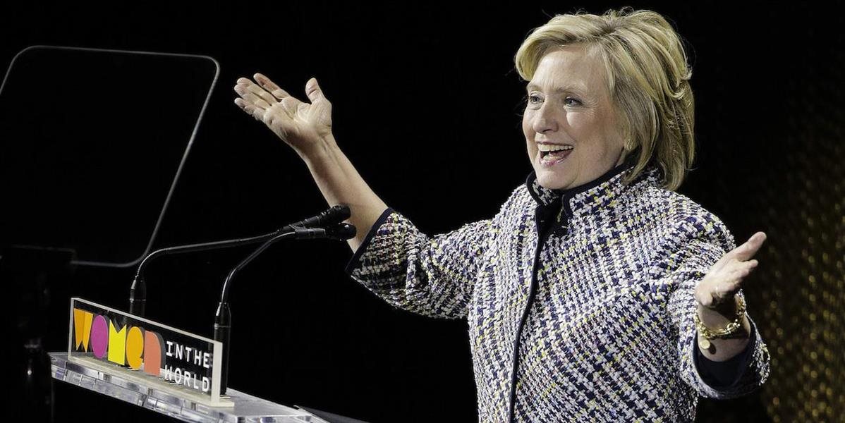 Clintonová ako ministerka posielala tajné materiály zo súkromného e-mailu