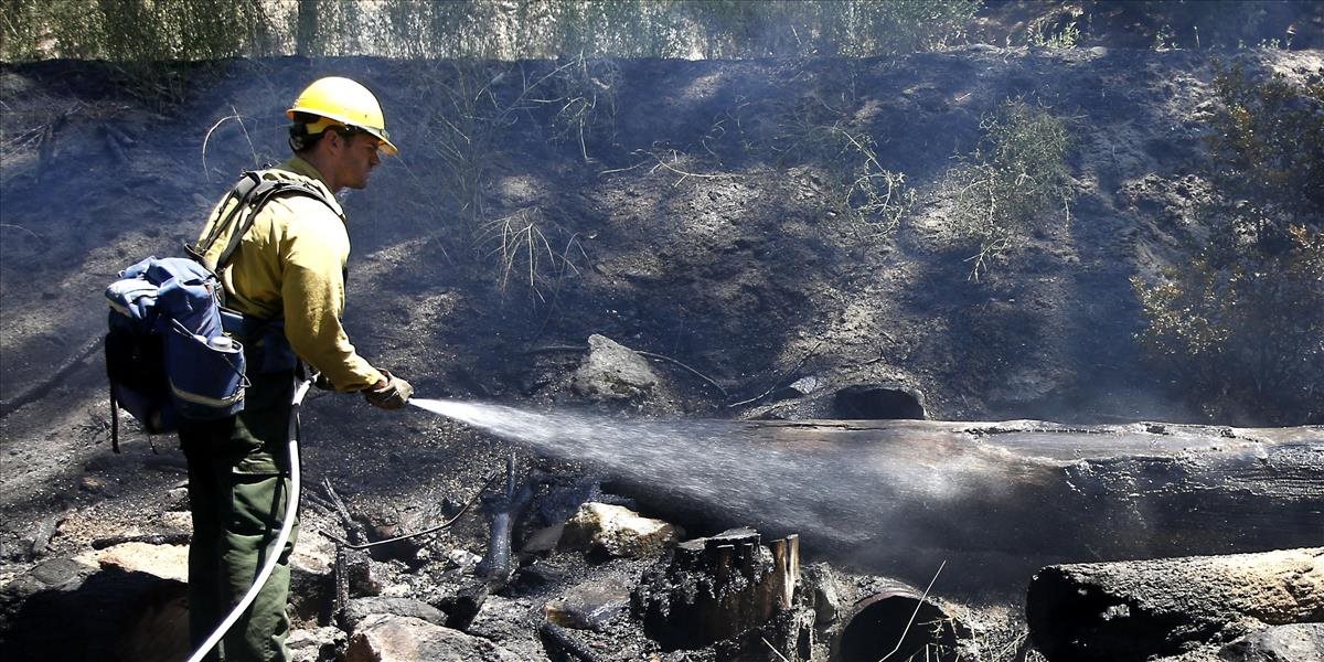 Hasiči vo Francúzsku zasahujú proti rozsiahlemu lesnému požiaru