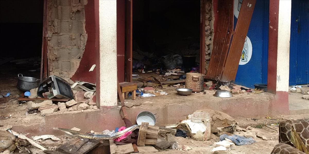 Pri samovražednom bombovom útoku v Kamerune zomrelo najmenej 19 ľudí