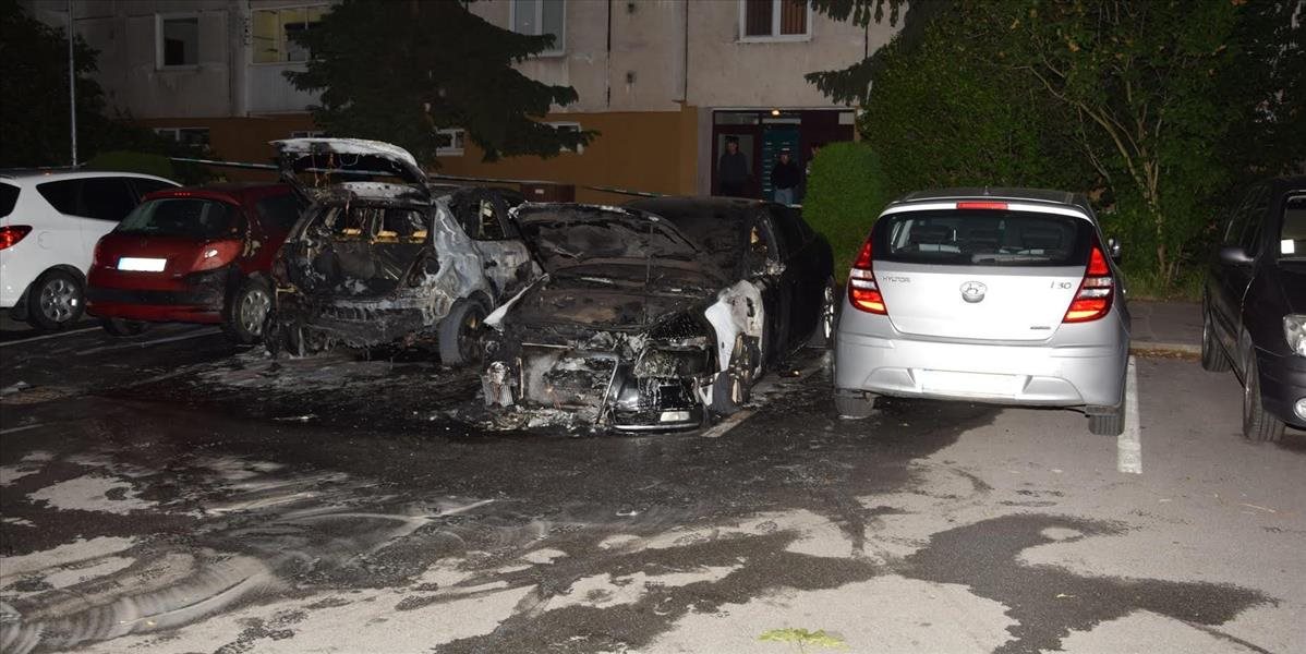 Na východe Slovenska horeli v noci dva autá