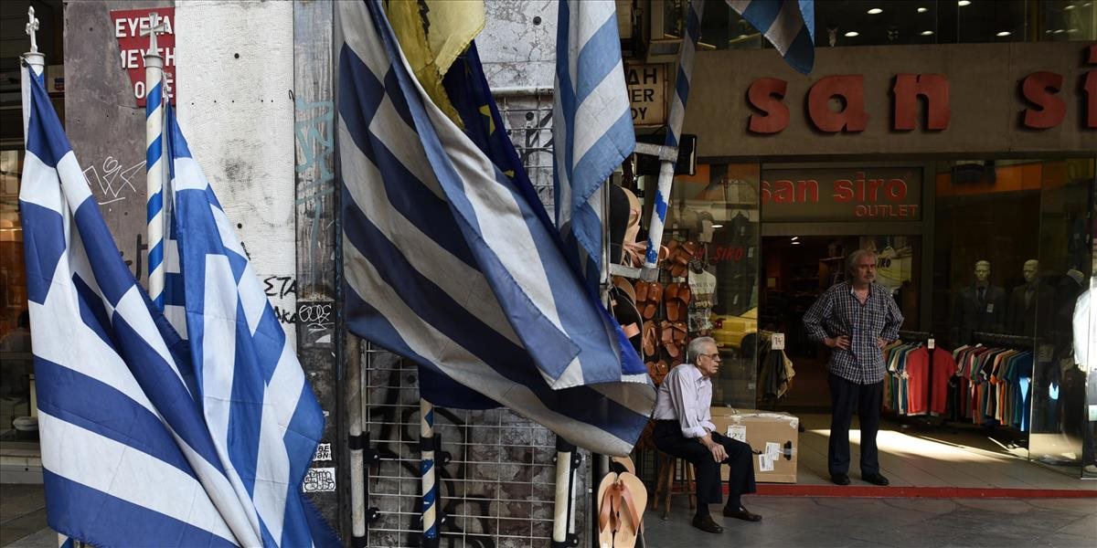 Gréci a grécke firmy si v júni vybrali z bánk 8 miliárd eur