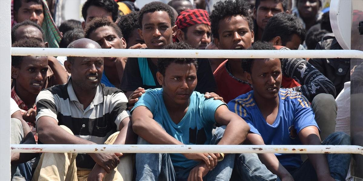 Záchranári objavili neďaleko Líbye na lodi plnej migrantov 13 mŕtvych tiel