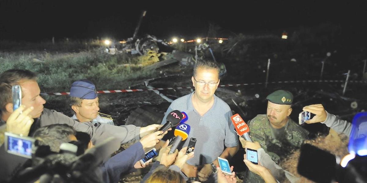Minister Glváč navštívil miesto nehody a zraneného vojaka zo zrúteného vrtuľníka