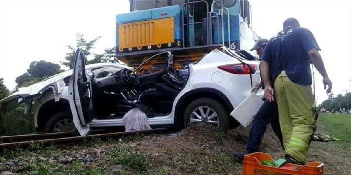 Vodič v Čadci ignoroval výstražné znamenia, zrazil sa s vlakom