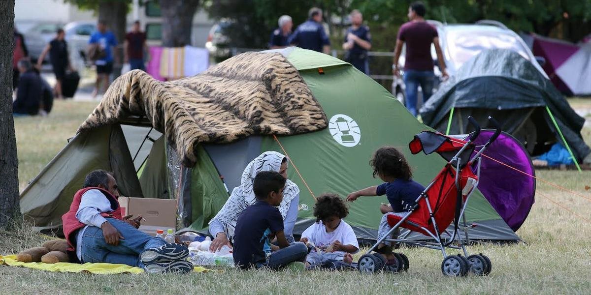 Z českého tábora v Bělej pod Bezdězom odviezli takmer 40 migrantov