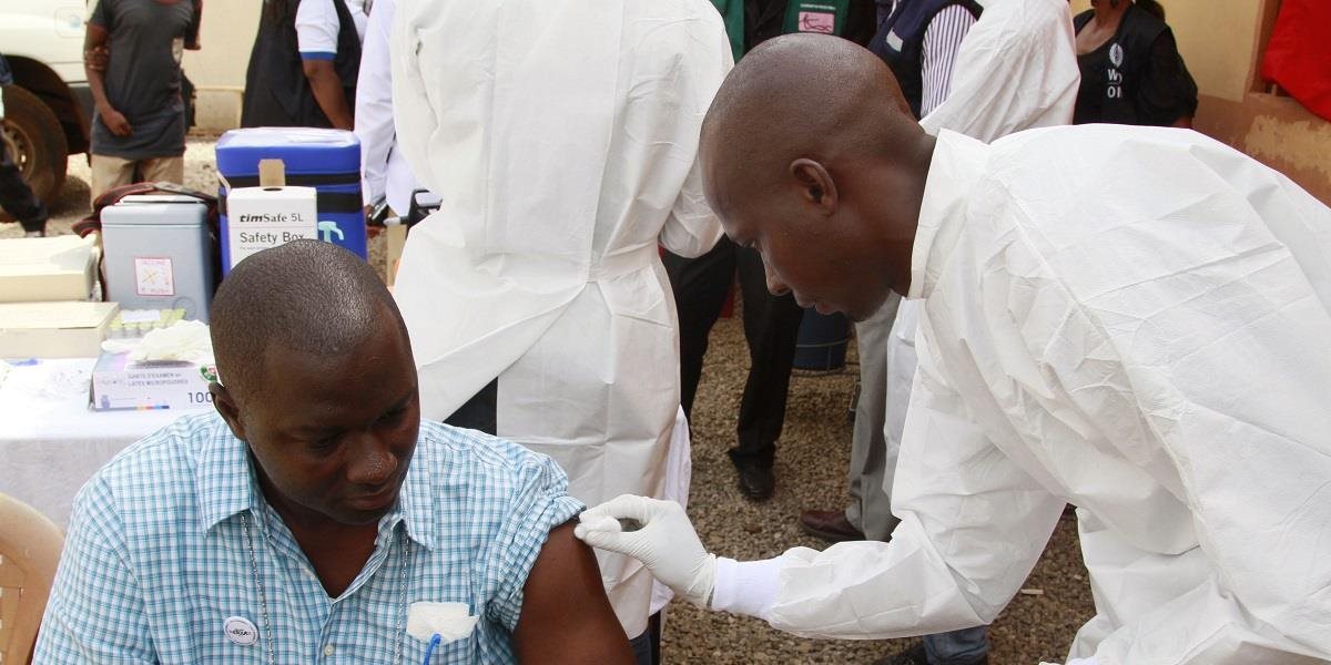 Testovaná vakcína proti ebole je stopercentne účinná