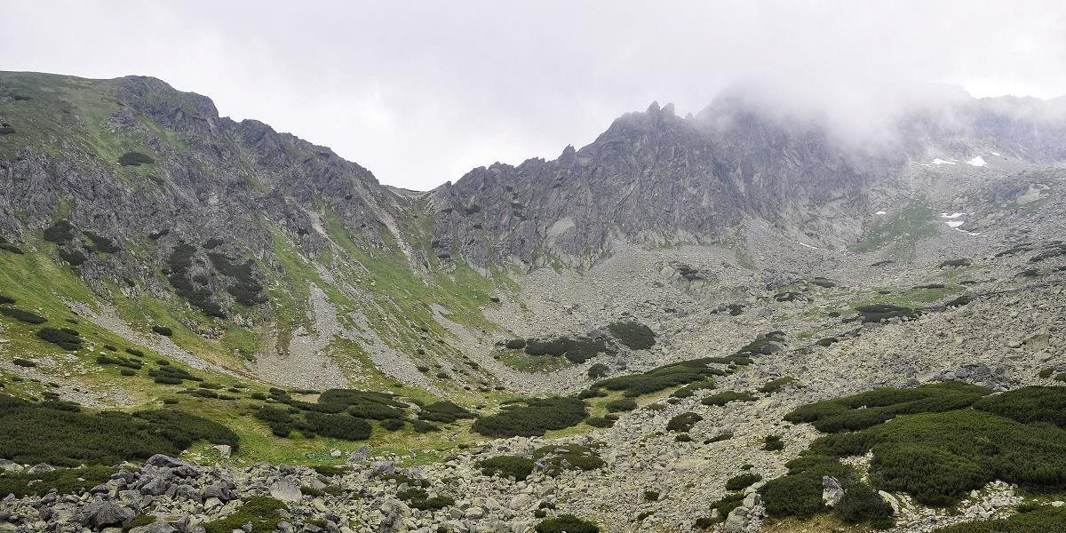 V horách po páde z výšky zahynula 27-ročná Slovenka