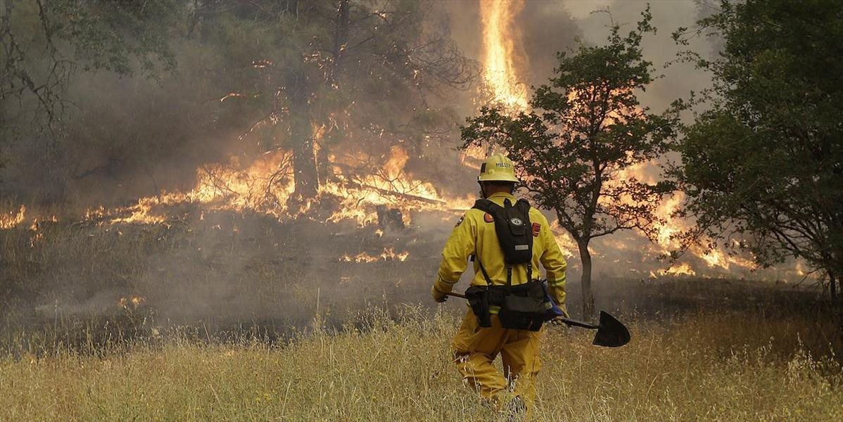 Počet lesných požiarov v Kalifornii sa od soboty zdvojnásobil