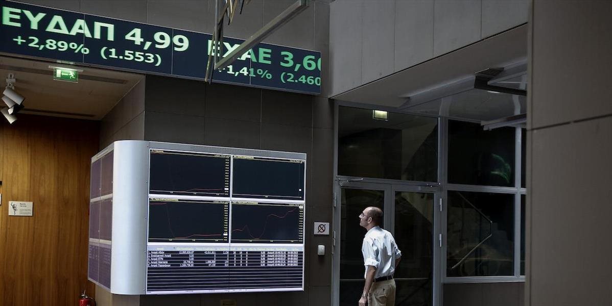 Akcie gréckych bánk aj dnes padajú