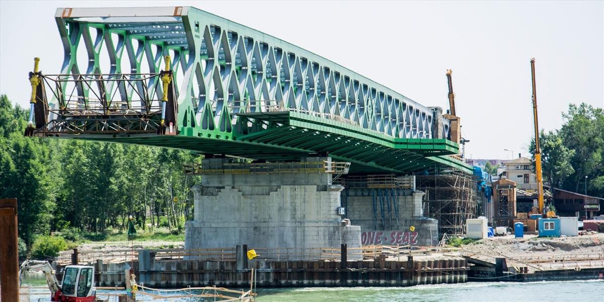 Komplikácie pri pilieri termín výstavby Starého mosta neohrozia