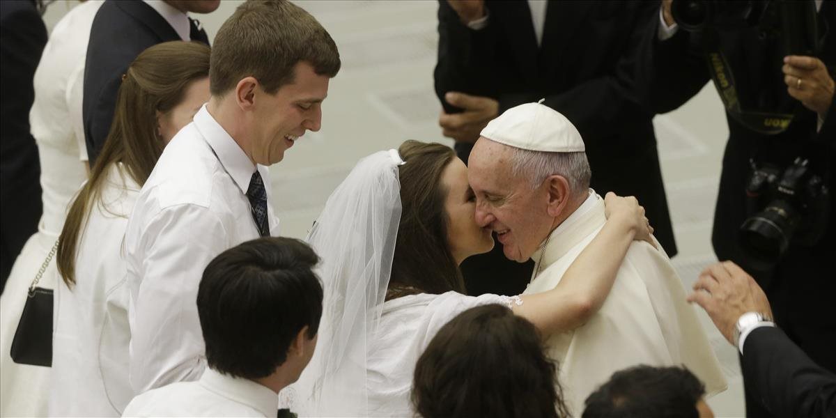 Pápež vyzval kňazov na ústretovosť voči rozvedeným katolíkom i ich deťom