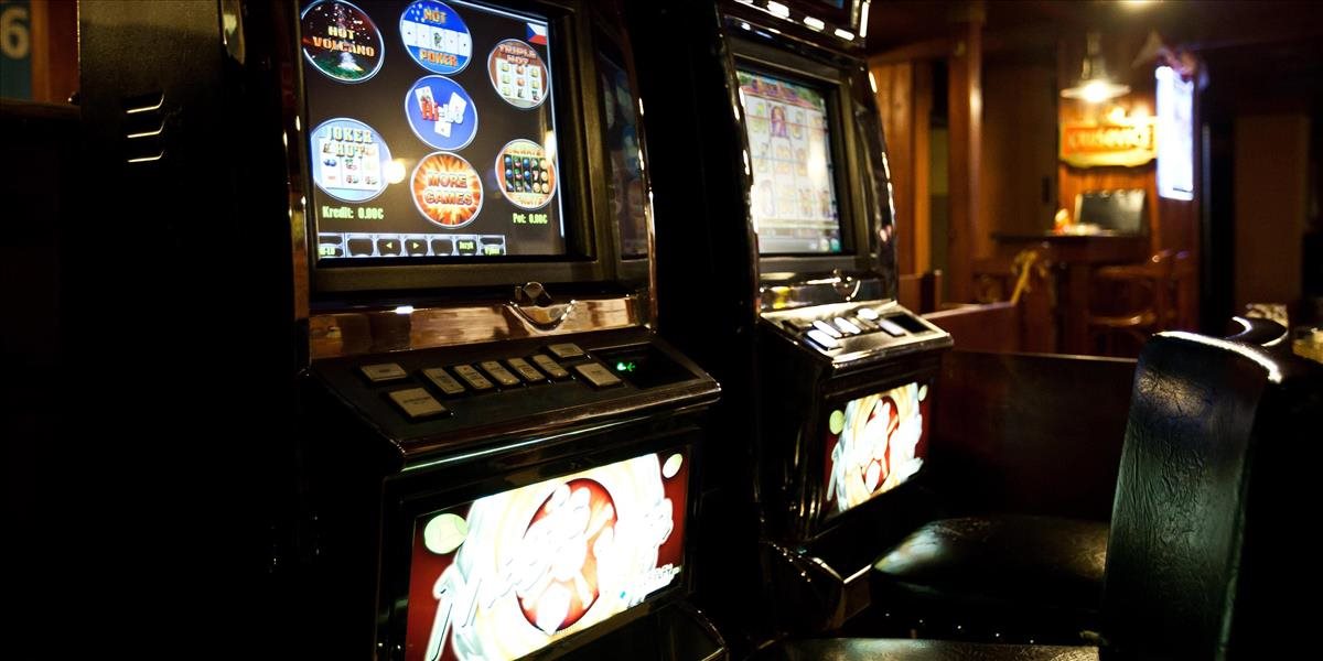 Počet gamblerov stúpa, najväčší problém majú s hraním na automatoch