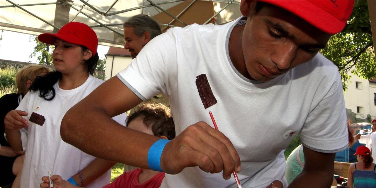 Štipendijný program Divé maky oslavuje 10 rokov, podporil vyše 480 rómskych detí