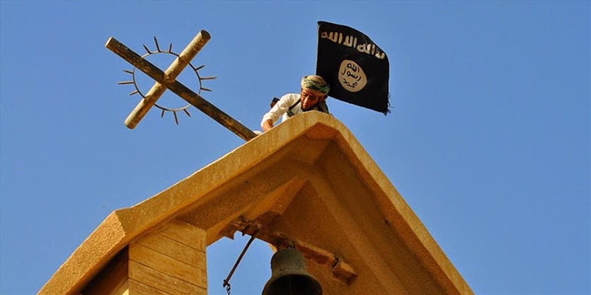 Islamisti uniesli z dobytého mesta Karjatajn stovky ľudí vrátane kresťanov