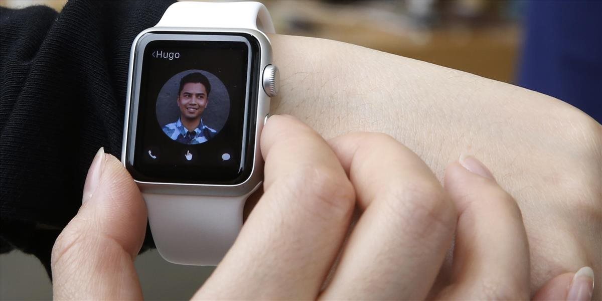 Apple Watch začínajú z amerického trhu vytláčať klasické hodinky