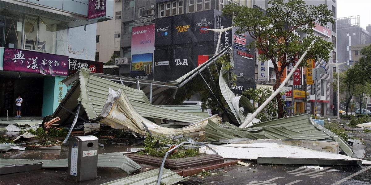 Tajfún Soudelor priniesol do Číny silný vietor a množstvo dažďa
