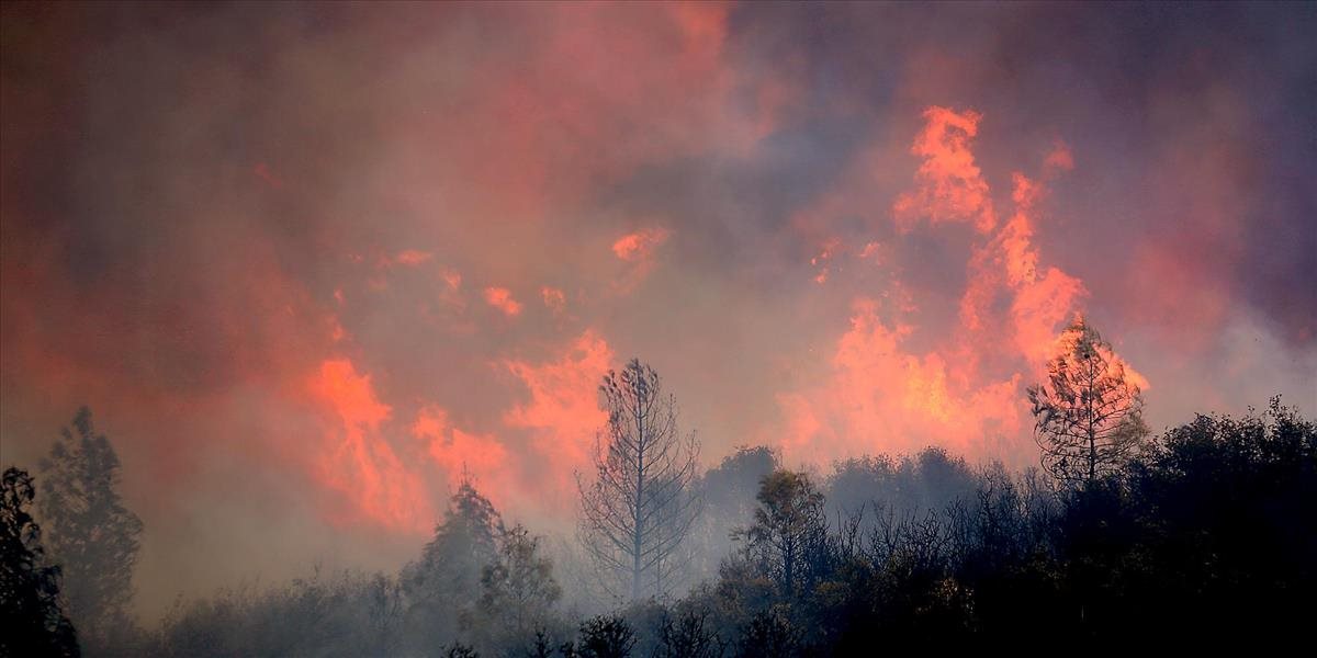 Lesné požiare horia v Španielsku už tri dni, evakuovali 3000 ľudí