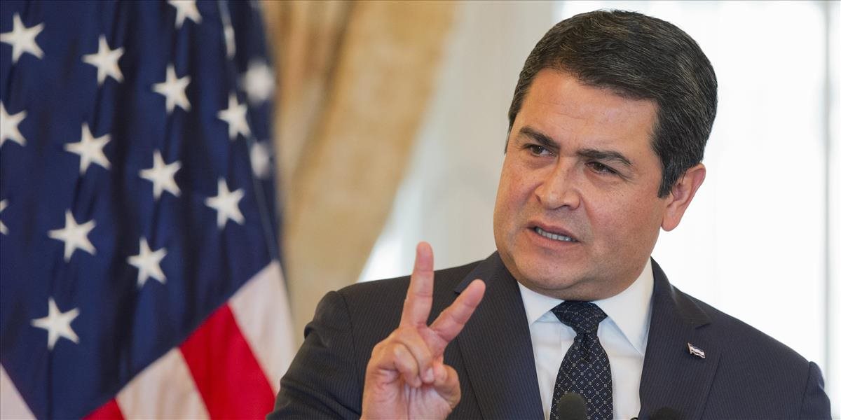 Prezident Hernández podporil zriadenie protikorupčnej komisie