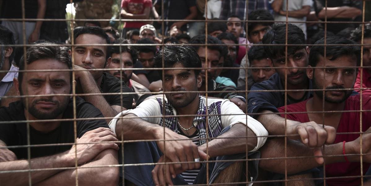 EÚ zvažuje zriadenie centra pre 400-tisíc utečencov na juhu Srbska