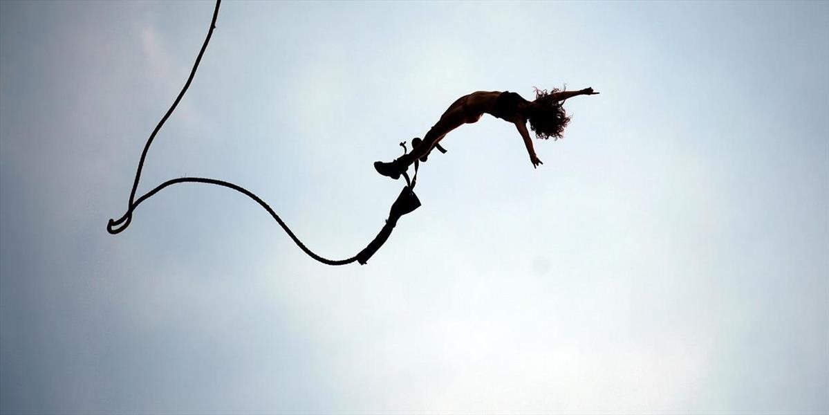 Sedemnásťročná Holanďanka zomrela pri bungee jumpingu v Španielsku