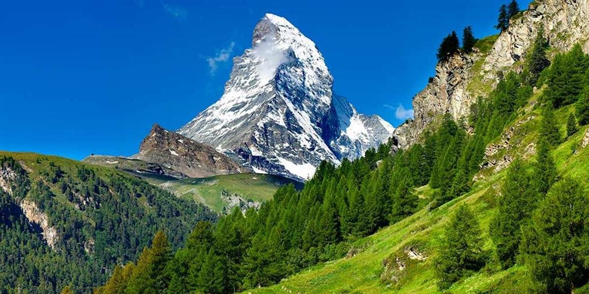 Dvaja japonskí horolezci zahynuli pri zostupe z Matterhornu