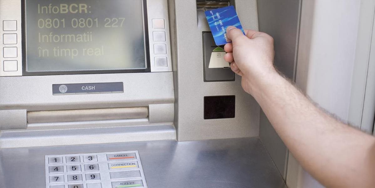 Pri používaní platobnej karty treba zachovať opatrnosť