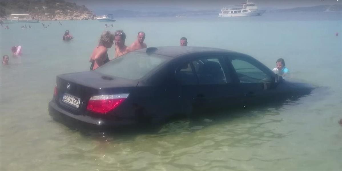 Takto zaparkovala Rumunka svoje auto na gréckom ostrove