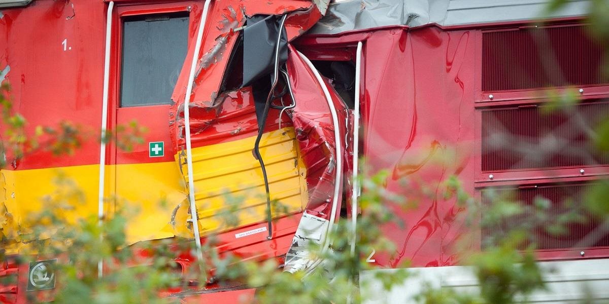 Pri zrážke dvoch vlakov v Peštianskej župe sa zranilo desať ľudí