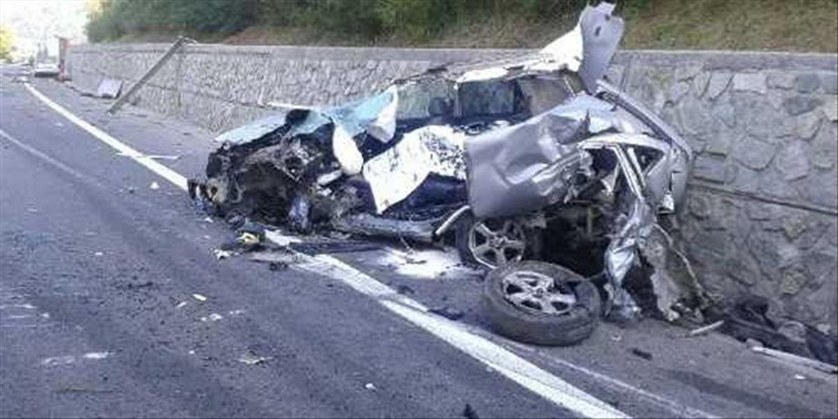 Tragická nehoda pri Žarnovici: Vodič neprežil náraz do betónového mostíka