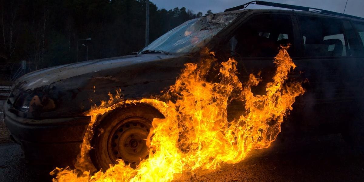 Nadránom horel v Košiciach Land Rover, škody sú vyše 40-tisíc