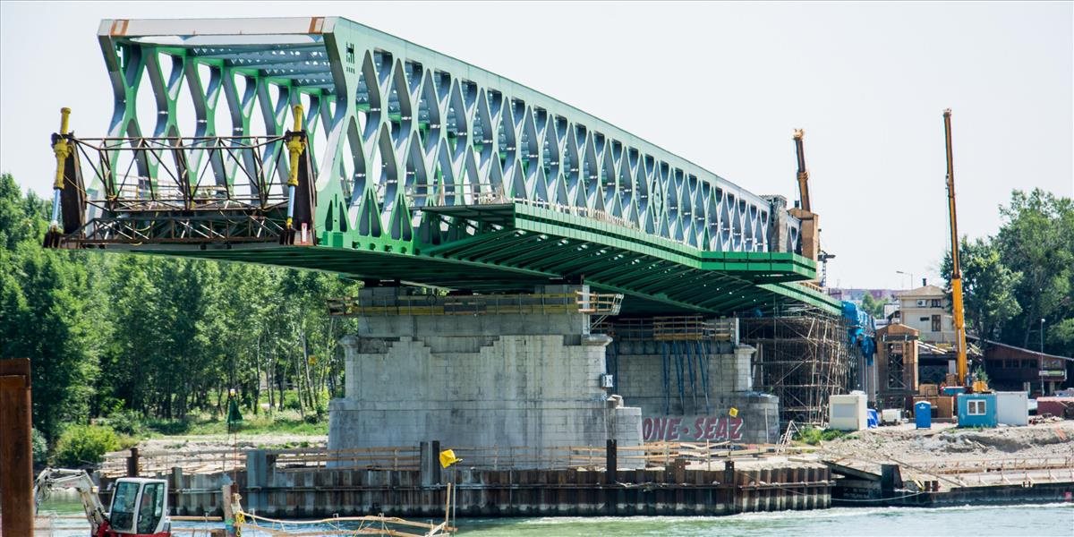 Pre práce na Starom moste zastavia plavbu po Dunaji