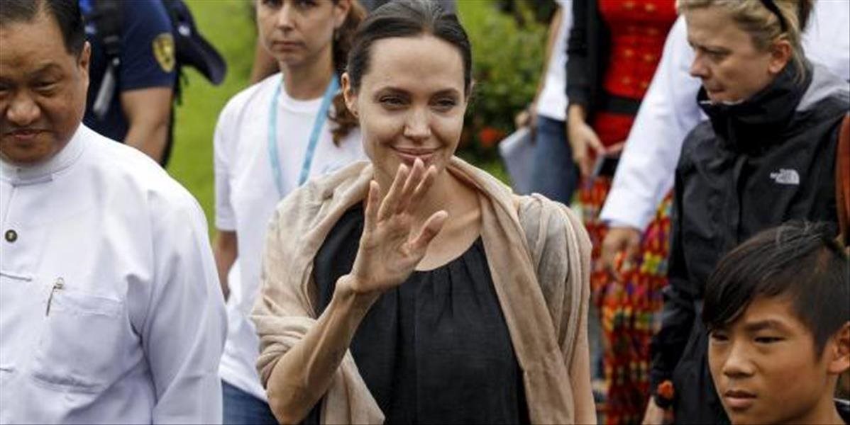 FOTO Umiera?! Angelina Jolie váži údajne iba 37 kilogramov