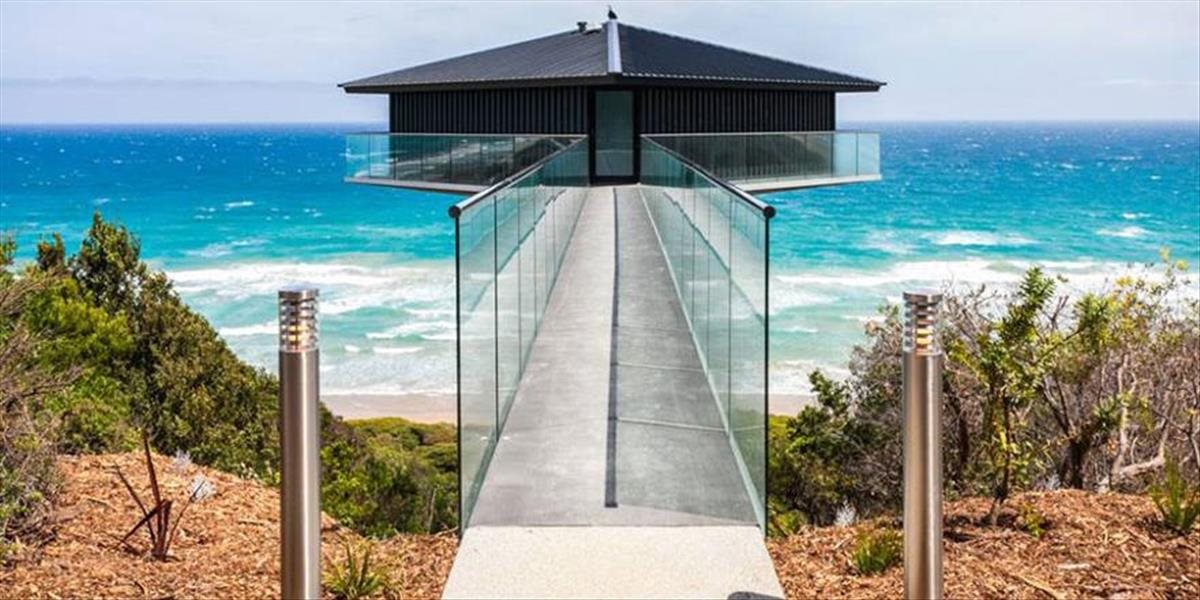 FOTO Neuveriteľný dom v Austrálii vyzerá, akoby sa vznášal nad morom