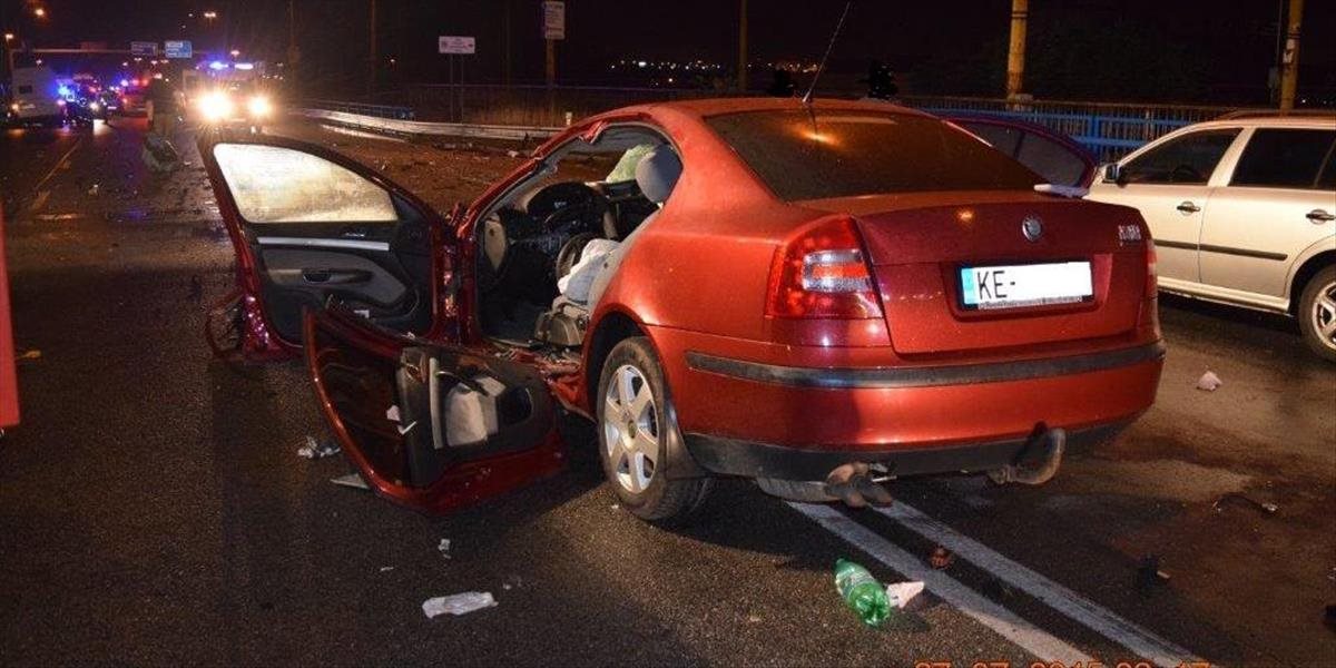 Nehoda pri obci Šelpice: Zrážka dodávky s auto, štyria zranení