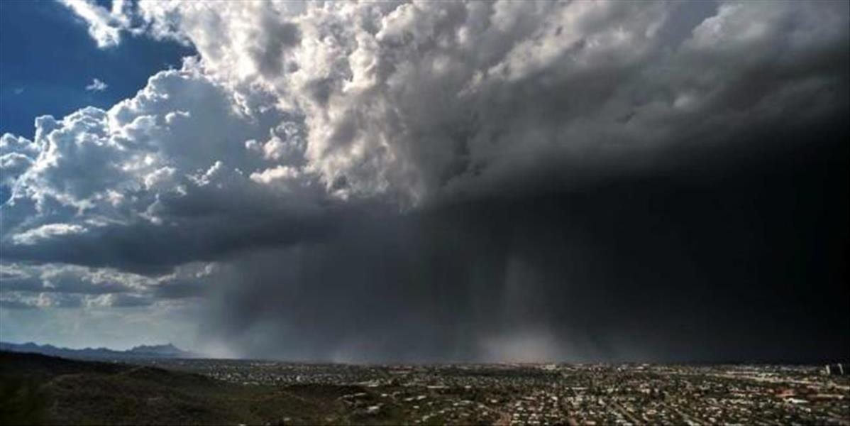 VIDEO V Arizone zachytili vzácnu dažďovú bombu