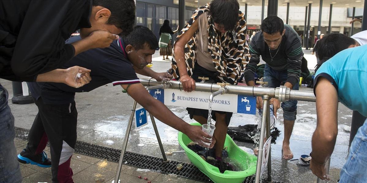 Situácia s migrantmi v Budapešti začína byť neúnosná, tvrdí primátor