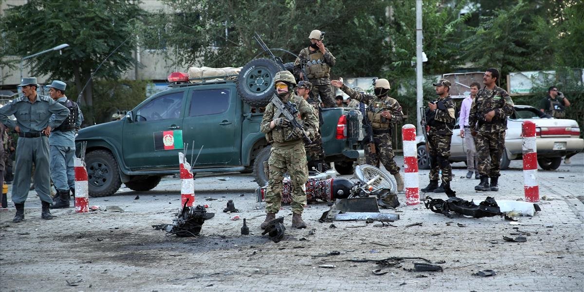 Samovražedný atentát v Kábule si vyžiadal desať obetí, medzi nimi je aj cudzinec