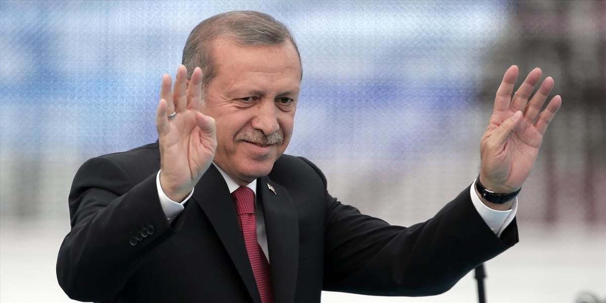 Turecký premiér Davutoglu dostal mandát na zostavenie dočasnej vlády