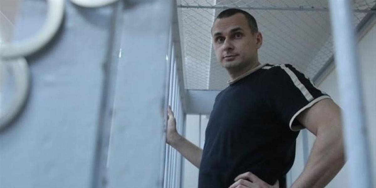 Ukrajinského režiséra odsúdili v Rusku na 20 rokov za terorizmus