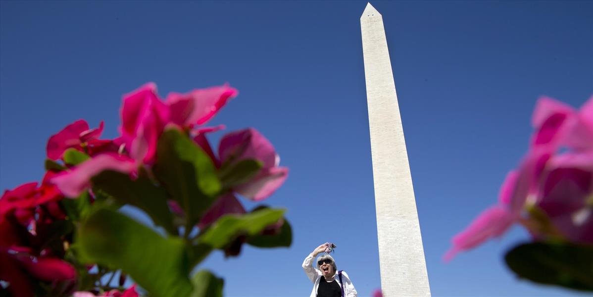 Výťah vo Washingtonovom pamätníku sa pokazil, ľudia museli zísť 897 schodov